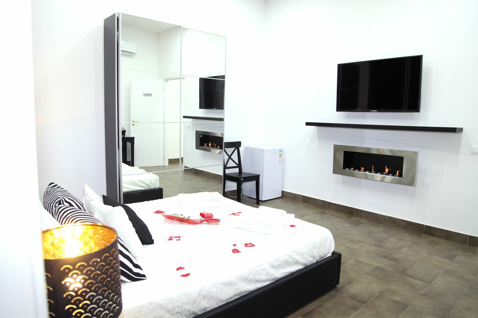 Toledostation B&B Наполи Екстериор снимка